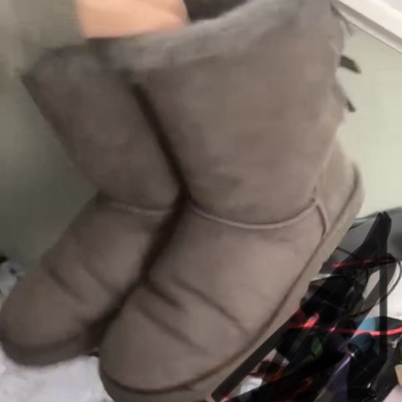 Bailey bow Ugg’s - Picture 2 of 2